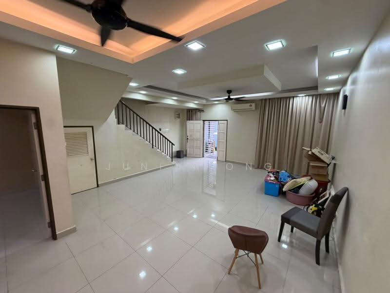 Rumah Teres 2-Tingkat untuk Dijual di Saujana Rawang (Rawang) - Junior Ong - Living Room - PropertyGuru.com.my