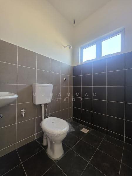 1-storey Terraced House for Sale in Hulu Kuantan (Pahang) - Muhammad Muadz - Bathroom - PropertyGuru.com.my