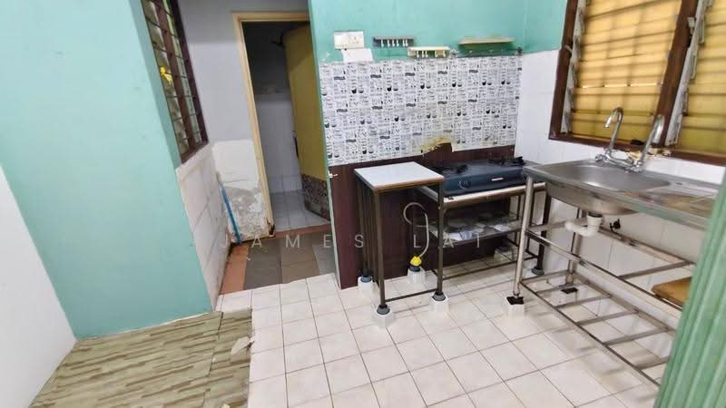 Pangsapuri untuk Disewa di Aman Putra Apartment - James Lai - Kitchen - PropertyGuru.com.my
