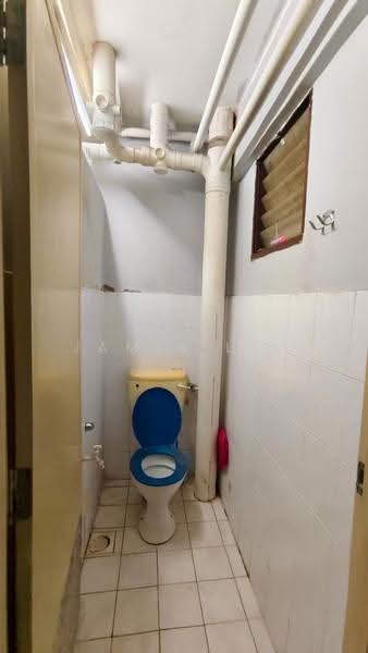 Pangsapuri untuk Disewa di Aman Putra Apartment - James Lai - Bathroom - PropertyGuru.com.my