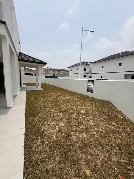 Cluster House for Sale in Eco Botanic (Iskandar Puteri (Nusajaya)) - Tommy Lim - Garden - PropertyGuru.com.my