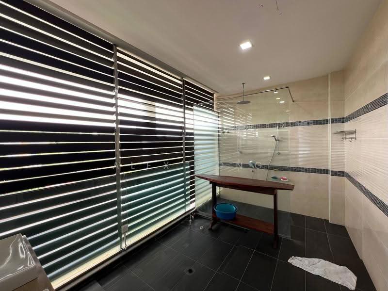 Bungalow House for Sale in Taman Equine (Seri Kembangan) - Alex Wong - Bathroom - PropertyGuru.com.my