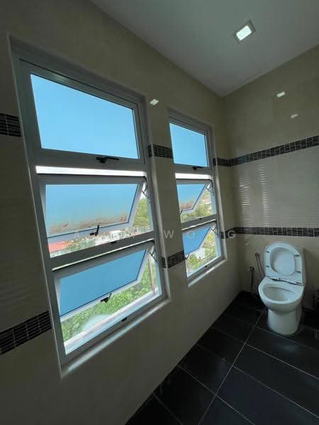 Bungalow House for Sale in Taman Equine (Seri Kembangan) - Alex Wong - Bathroom - PropertyGuru.com.my