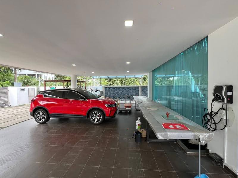 Bungalow House for Sale in Taman Equine (Seri Kembangan) - Alex Wong - Car Park - PropertyGuru.com.my