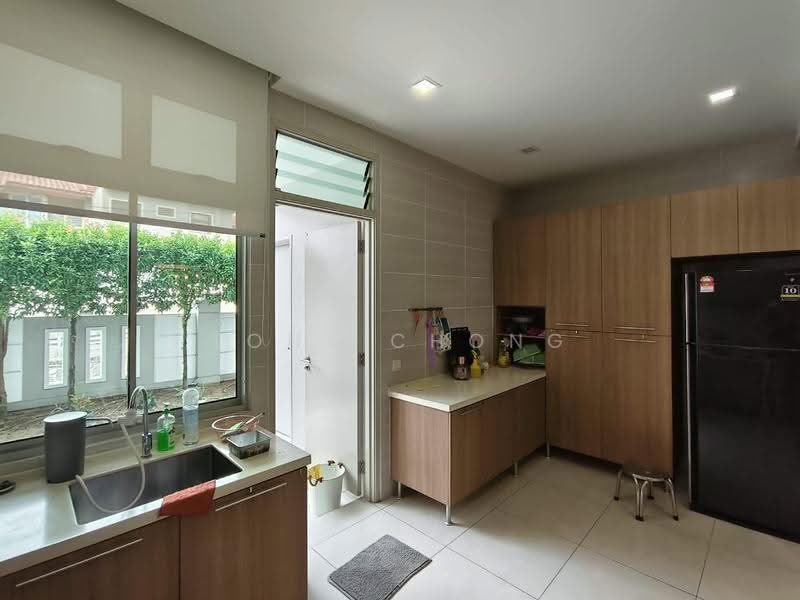 Rumah Berkembar untuk Dijual di Taman Sutera Utama (Skudai) - Tony Chong - Kitchen - PropertyGuru.com.my