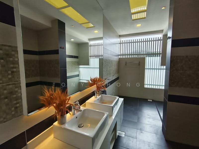 Rumah Berkembar untuk Dijual di Taman Sutera Utama (Skudai) - Tony Chong - PropertyGuru.com.my
