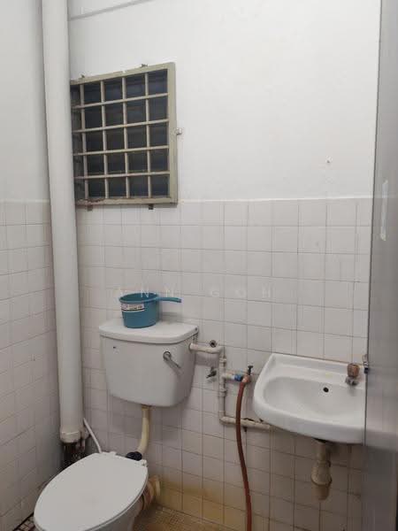 Shop / Office for Rent in Desa Petaling (Kuala Lumpur) - Ann Goh - Bathroom - PropertyGuru.com.my