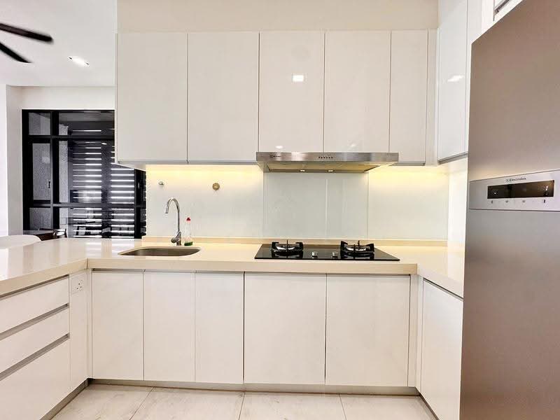 Kondominium untuk Dijual di Setia V Residences - Allen Yeoh - Kitchen - PropertyGuru.com.my