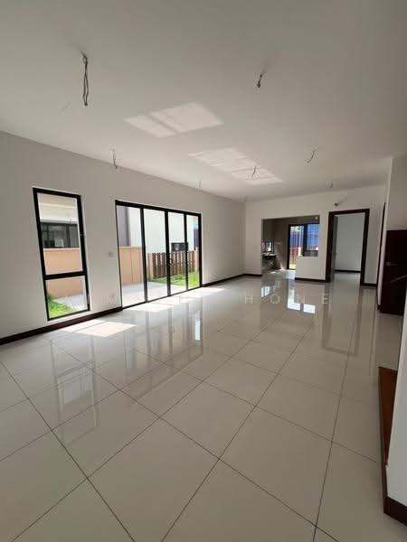 Semi-Detached House for Sale in Kepong (Kuala Lumpur) - Lim Jee Hone - Living Room - PropertyGuru.com.my