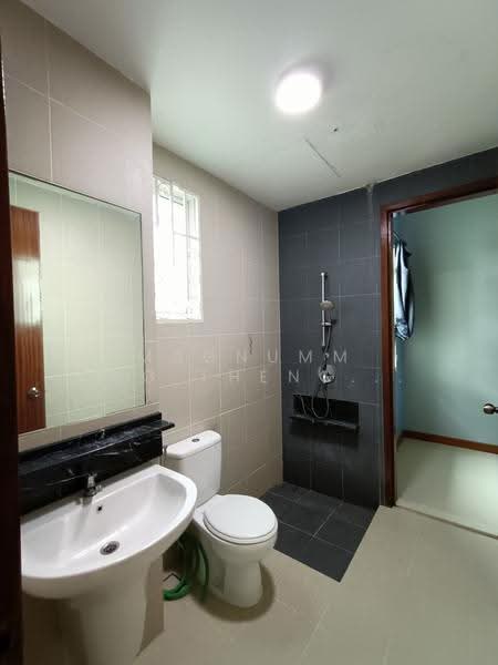 3-storey Terraced House for Sale in Jelutong (Penang) - Magnumm Ong Theng Shen - Bathroom - PropertyGuru.com.my