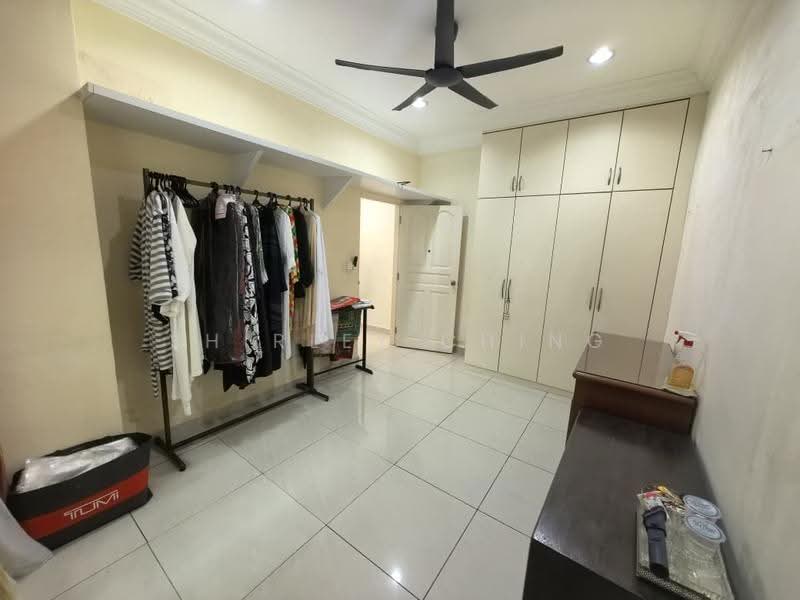 Rumah Banglo untuk Disewa di Taman Stulang Laut (Johor Bahru) - Shirley Ching - Bedroom - PropertyGuru.com.my