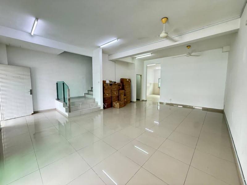 2-storey Terraced House for Sale in Bandar Sri Sendayan (Negeri Sembilan) - Tony Lau - Living Room - PropertyGuru.com.my