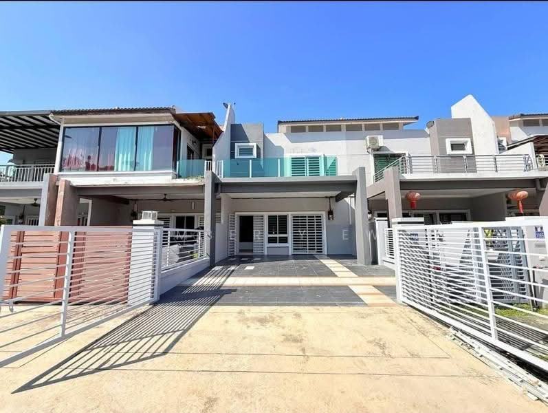 2-storey Terraced House for Sale in Bandar Sri Sendayan (Negeri Sembilan) - Amber Yiew - Exterior - PropertyGuru.com.my