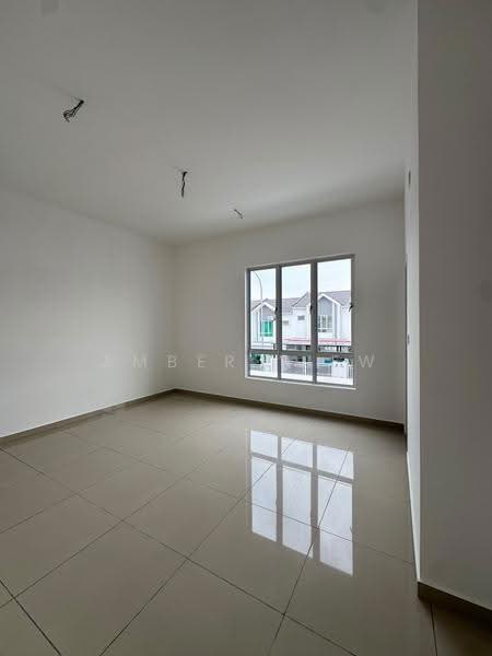 2-storey Terraced House for Sale in Bandar Enstek (Negeri Sembilan) - Amber Yiew - Interior - PropertyGuru.com.my
