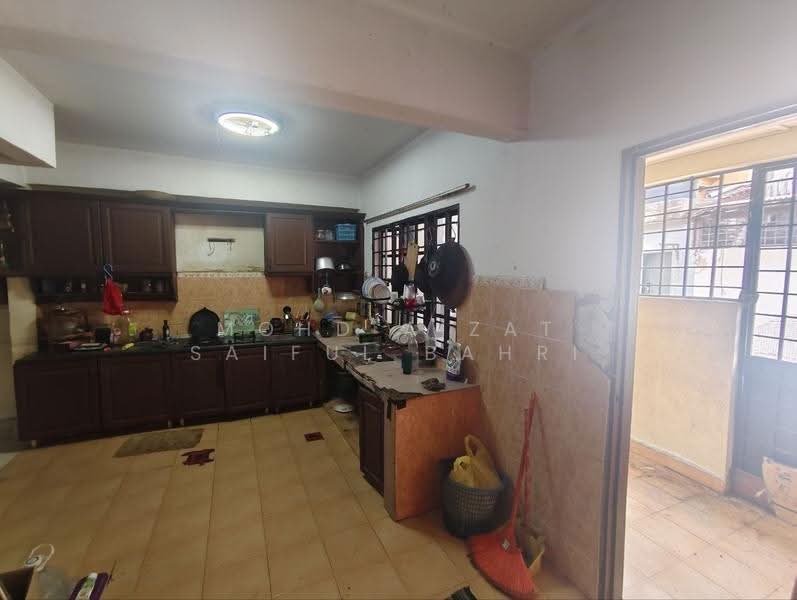 2-storey Terraced House for Sale in SS14 (Subang Jaya) - Mohd Aizat Saiful Bahri - Kitchen - PropertyGuru.com.my