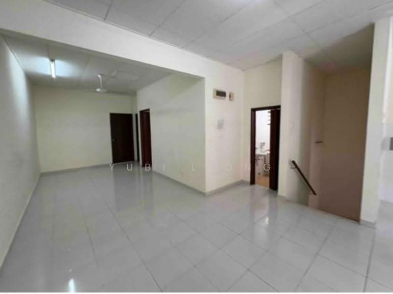 Rumah Bandar untuk Dijual di Batu Caves (Selangor) - Yubi Leong - Living Room - PropertyGuru.com.my