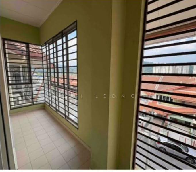 Rumah Bandar untuk Dijual di Batu Caves (Selangor) - Yubi Leong - Balcony - PropertyGuru.com.my