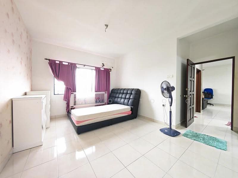 Kediaman Servis untuk Disewa di Koi Kinrara - Chow Kok Toong - Bedroom - PropertyGuru.com.my
