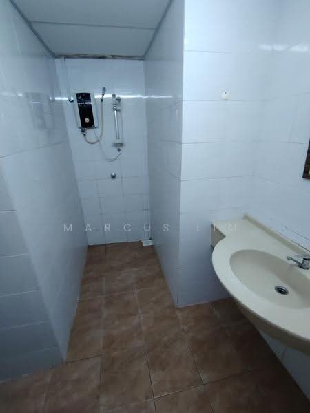 Condominium for Rent at Platinum Lake PV 15 - Marcus Lim - Bathroom - PropertyGuru.com.my