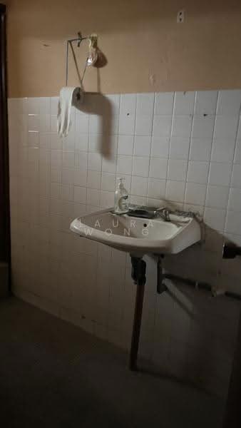 Shop for Rent in Seremban City Centre (Seremban) - Laura Wong - Bathroom - PropertyGuru.com.my