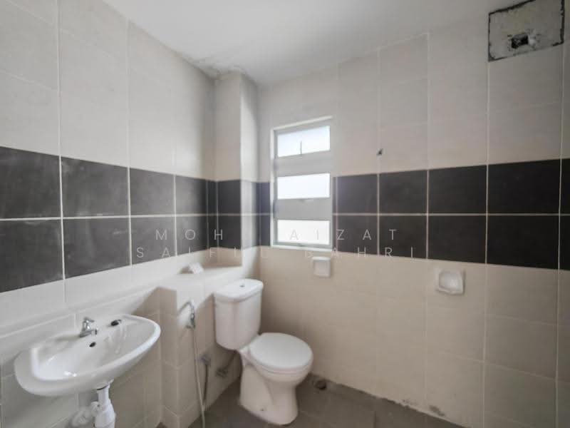 2-storey Terraced House for Sale in Bandar Ekar (Rantau) - Mohd Aizat Saiful Bahri - Bathroom - PropertyGuru.com.my