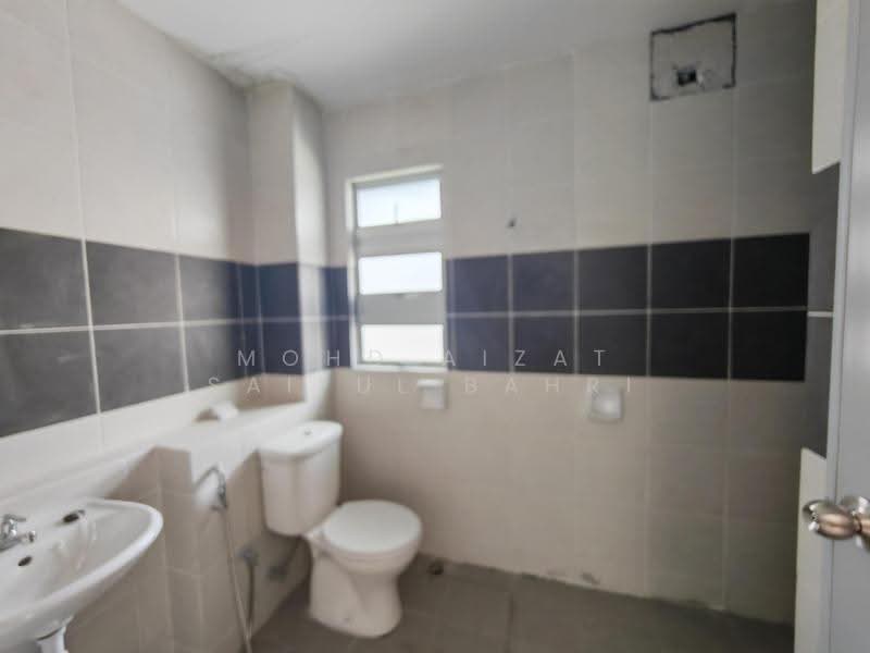 2-storey Terraced House for Sale in Bandar Ekar (Rantau) - Mohd Aizat Saiful Bahri - Bathroom - PropertyGuru.com.my