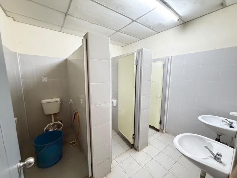 Detached Factory for Sale in Indahpura Industrial Park (Kulai) - Nathan Chan - Bathroom - PropertyGuru.com.my