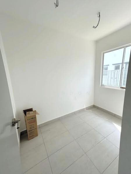 3-storey Terraced House for Rent in Taman Sri Manja (Petaling Jaya) - Brandon Chia - PropertyGuru.com.my