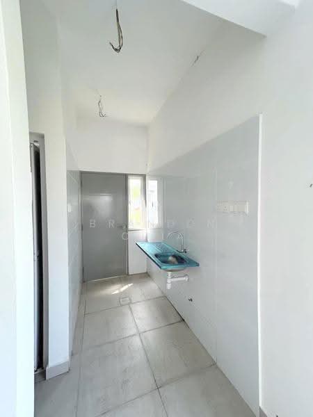3-storey Terraced House for Rent in Taman Sri Manja (Petaling Jaya) - Brandon Chia - Kitchen - PropertyGuru.com.my