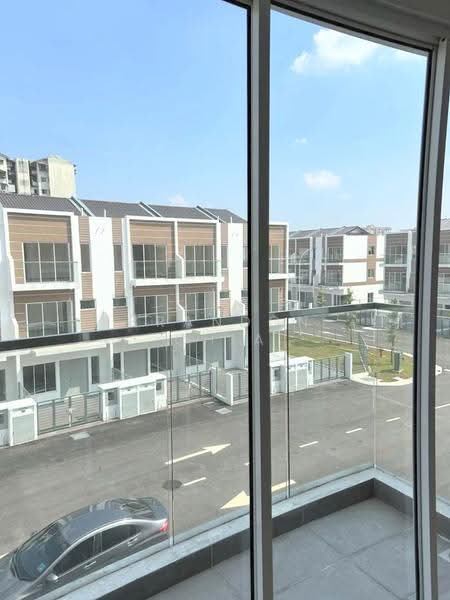 3-storey Terraced House for Rent in Taman Sri Manja (Petaling Jaya) - Brandon Chia - Exterior - PropertyGuru.com.my