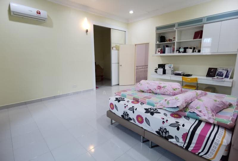 Rumah Teres 2-Tingkat untuk Dijual di Taman Bukit Mewah (Tampoi) - Nathan Chan - Bedroom - PropertyGuru.com.my