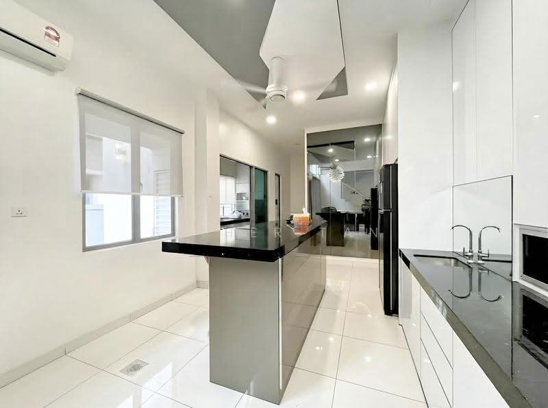 Bungalow House for Rent in Ambang Botanic 2 (Klang) - Esther Tan - Kitchen - PropertyGuru.com.my