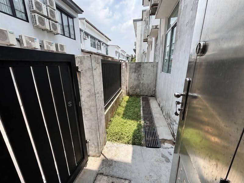 2-storey Terraced House for Sale in Bandar Indahpura (Kulai) - Serene Teh - Exterior - PropertyGuru.com.my