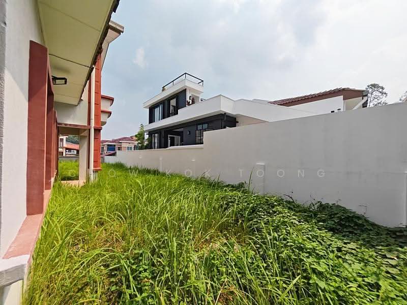 Terraced House for Rent in Bandar Putra Permai (Seri Kembangan) - Chow Kok Toong - Exterior - PropertyGuru.com.my