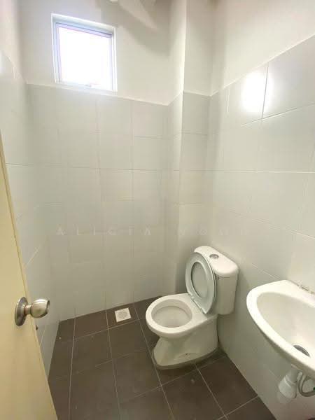 Apartment for Rent at Seri Molek Perdana - Alicia Voon - Bathroom - PropertyGuru.com.my