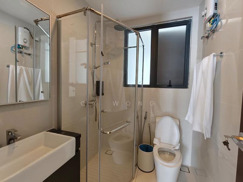 Kondominium untuk Dijual di Kings Bay @ Country Garden Danga Bay - Cx Wong - Bathroom - PropertyGuru.com.my