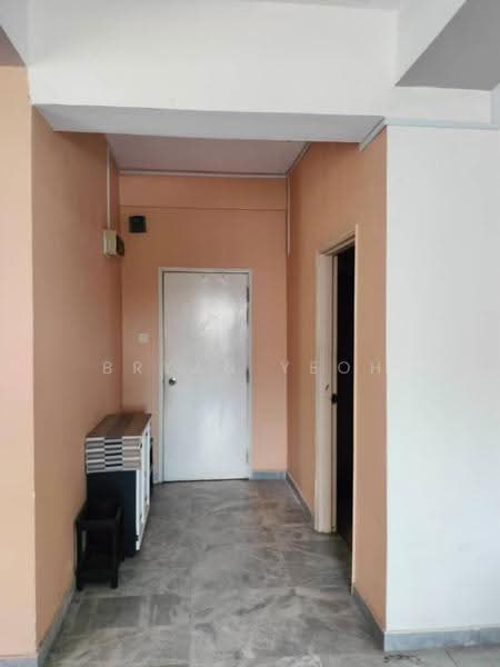 Condominium for Rent at Ridzuan Condominium - Bryan Yeoh - Corridor - PropertyGuru.com.my