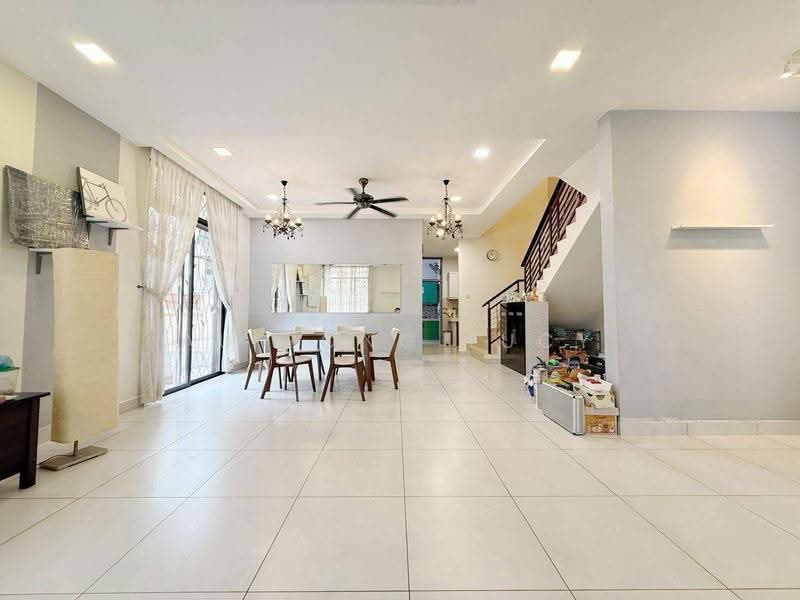 Cluster House for Sale in Taman Seri Austin (Tebrau) - Au Yong Lucy - Dining Room - PropertyGuru.com.my