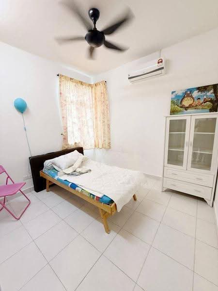 Cluster House for Sale in Taman Seri Austin (Tebrau) - Au Yong Lucy - Bedroom - PropertyGuru.com.my
