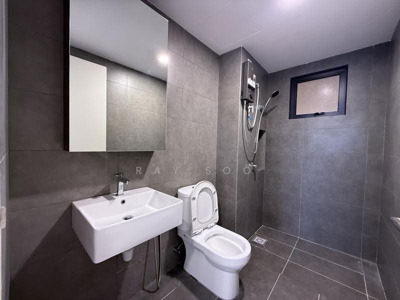 Kondominium untuk Disewa di D'Terra Residences - Ray Soo - Bathroom - PropertyGuru.com.my