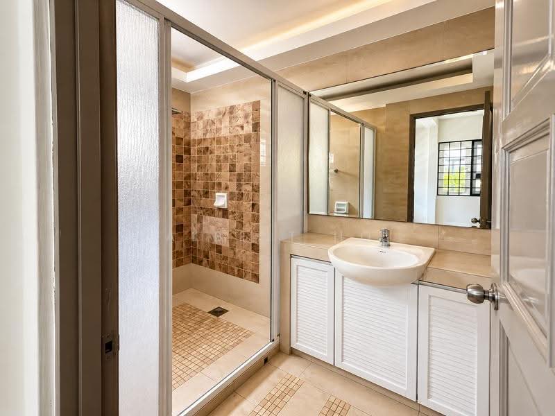 Semi-Detached House for Rent in Bangsar (Kuala Lumpur) - Albert Ho - Bathroom - PropertyGuru.com.my