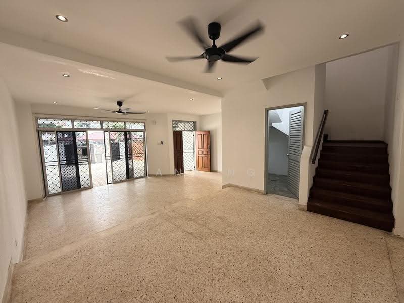 Rumah Teres 2-Tingkat untuk Dijual di Taman Perling (Perling) - Nana Ng - Living Room - PropertyGuru.com.my