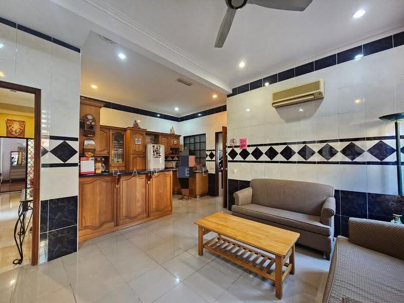 Bungalow House for Sale in Kota Kemuning (Shah Alam) - Daniel Kok - Living Room - PropertyGuru.com.my