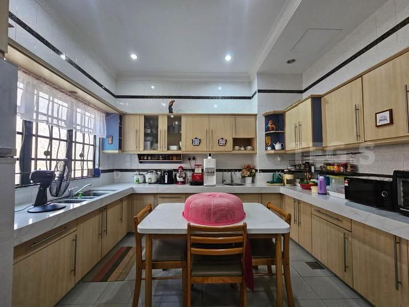 Bungalow House for Sale in Kota Kemuning (Shah Alam) - Daniel Kok - Kitchen - PropertyGuru.com.my
