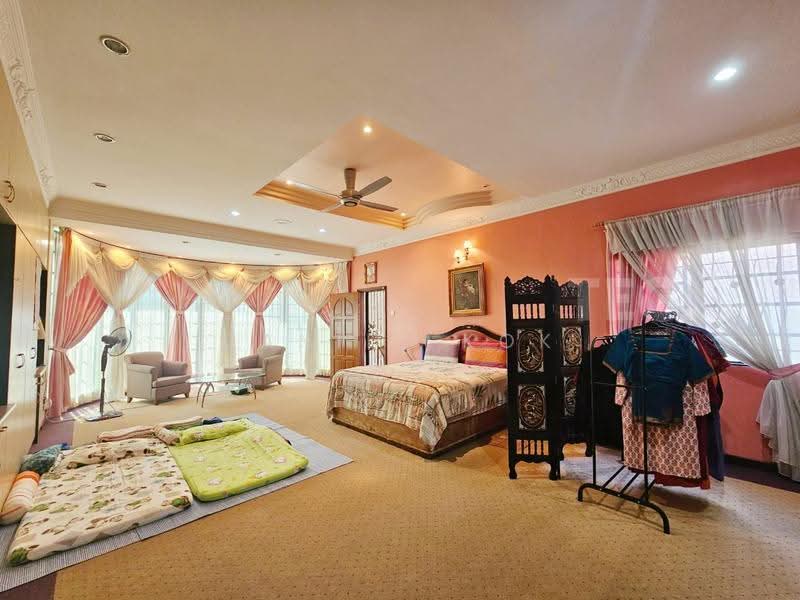 Bungalow House for Sale in Kota Kemuning (Shah Alam) - Daniel Kok - Bedroom - PropertyGuru.com.my