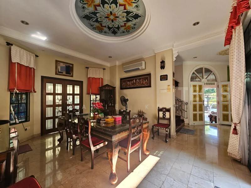 Bungalow House for Sale in Kota Kemuning (Shah Alam) - Daniel Kok - Dining Room - PropertyGuru.com.my