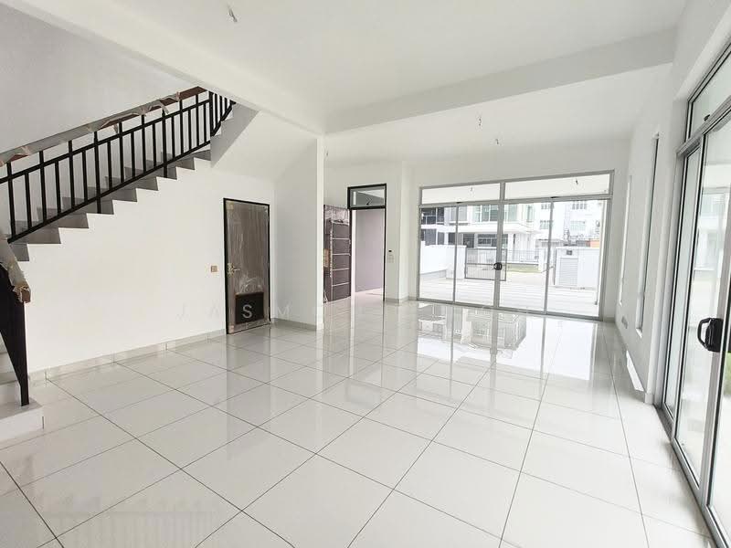 3-storey Terraced House for Sale in Skudai (Johor) - Jasmond Koh - Living Room - PropertyGuru.com.my