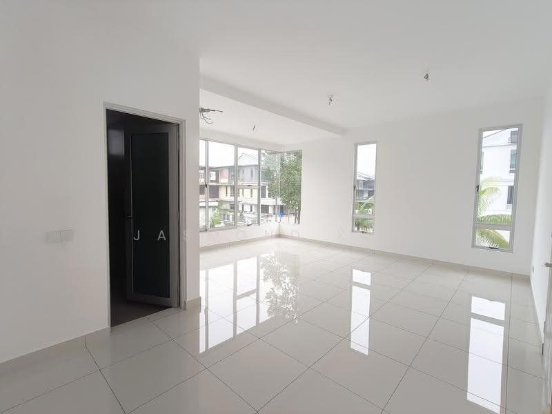 3-storey Terraced House for Sale in Skudai (Johor) - Jasmond Koh - Living Room - PropertyGuru.com.my