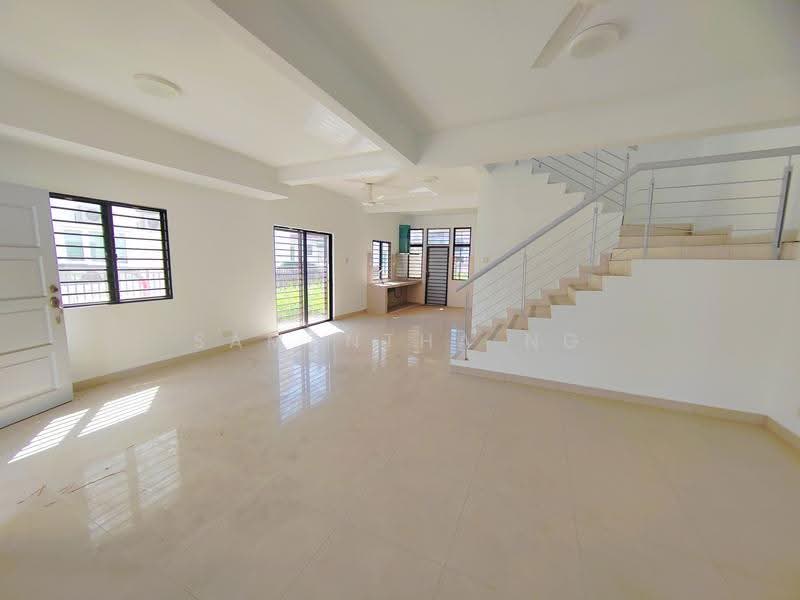 Rumah Teres 2-Tingkat untuk Disewa di Lakeside Residences (Puchong) - Samantha Ng - Living Room - PropertyGuru.com.my
