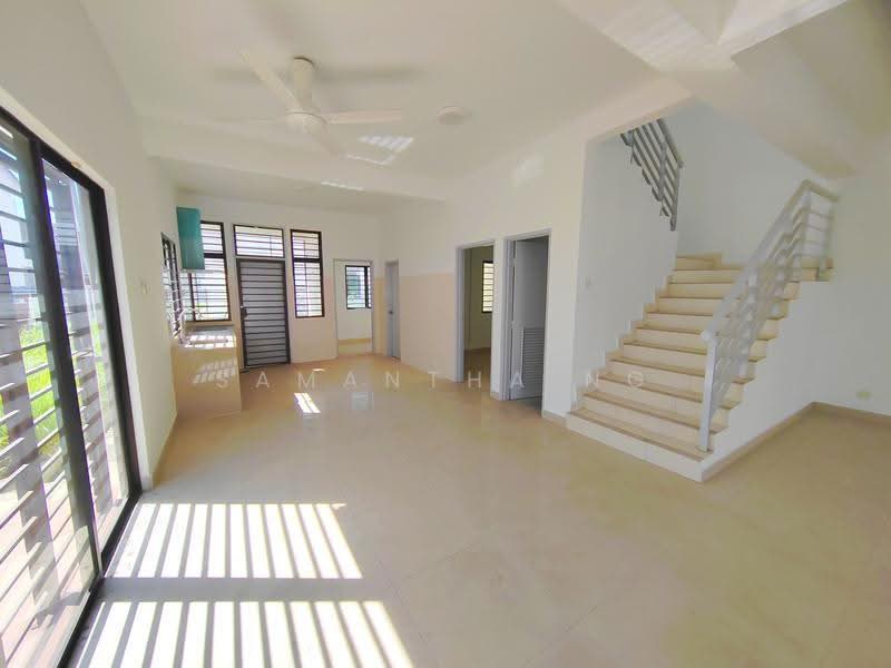 Rumah Teres 2-Tingkat untuk Disewa di Lakeside Residences (Puchong) - Samantha Ng - Living Room - PropertyGuru.com.my